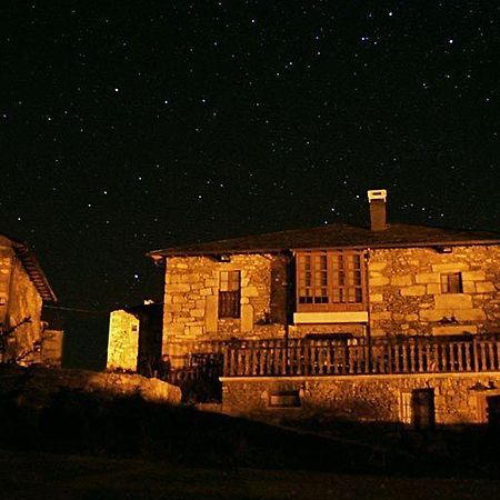 Eido das Estrelas Valdín Exterior foto