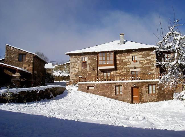 Eido das Estrelas Valdín Exterior foto